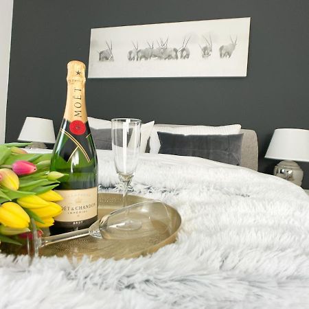 M-Style 01 Apartment Mit Terrasse Und Gasgrill, 24H Self-Check-In, Free Parking, Netflix Nürnberg Exterior foto