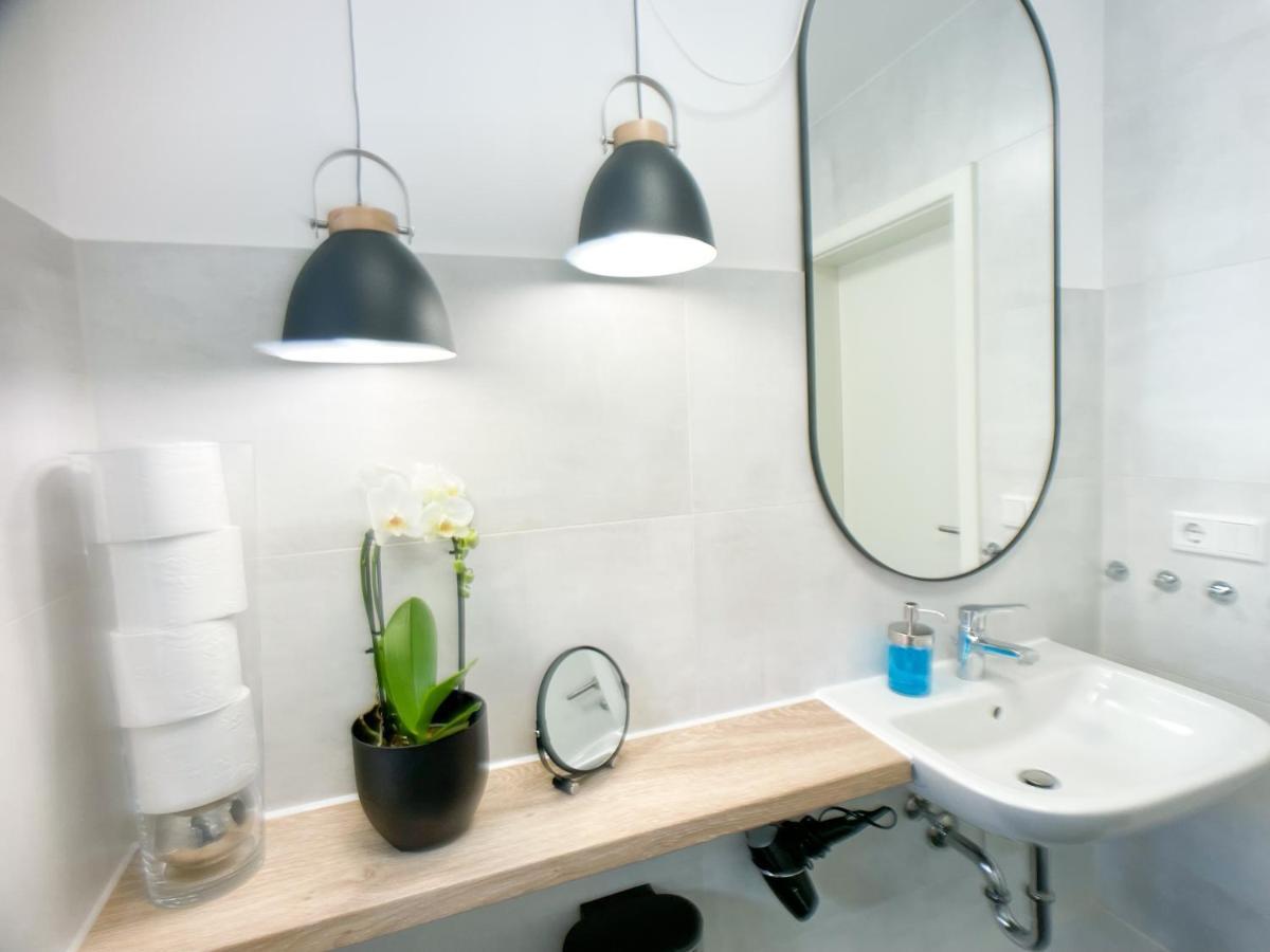 M-Style 01 Apartment Mit Terrasse Und Gasgrill, 24H Self-Check-In, Free Parking, Netflix Nürnberg Exterior foto
